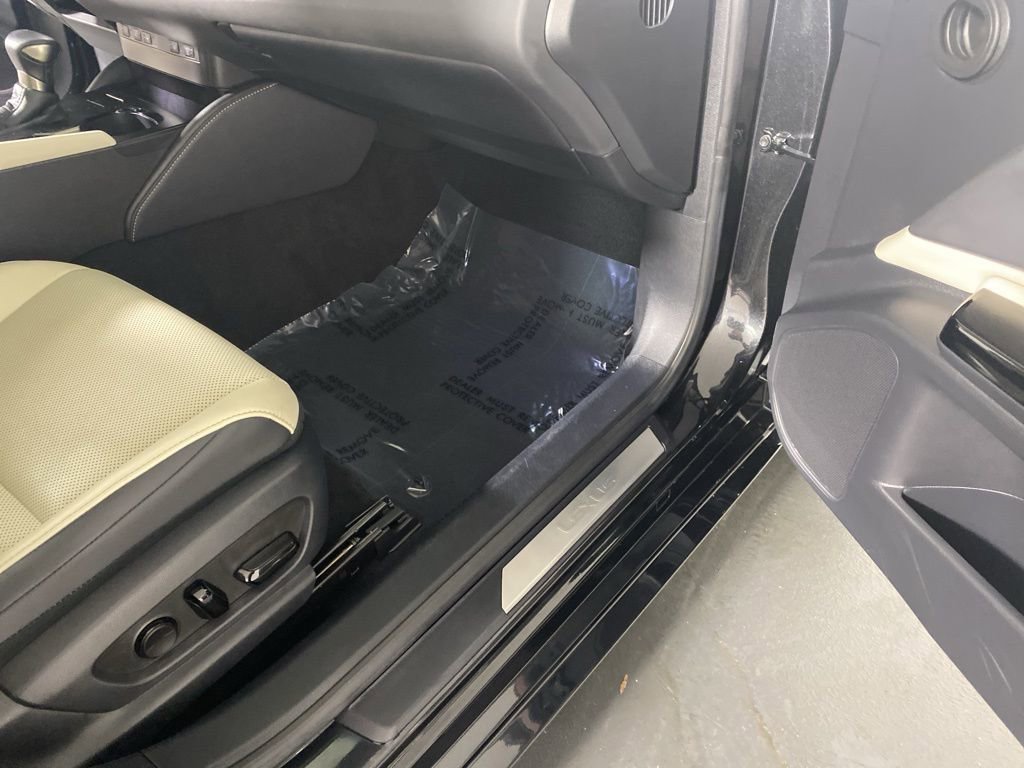 Certified 2023 Lexus ES 300h w/ Premium Package image 32