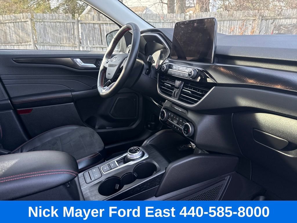 Used 2022 Ford Escape SEL w/ SEL Stealth AWD Package image 12