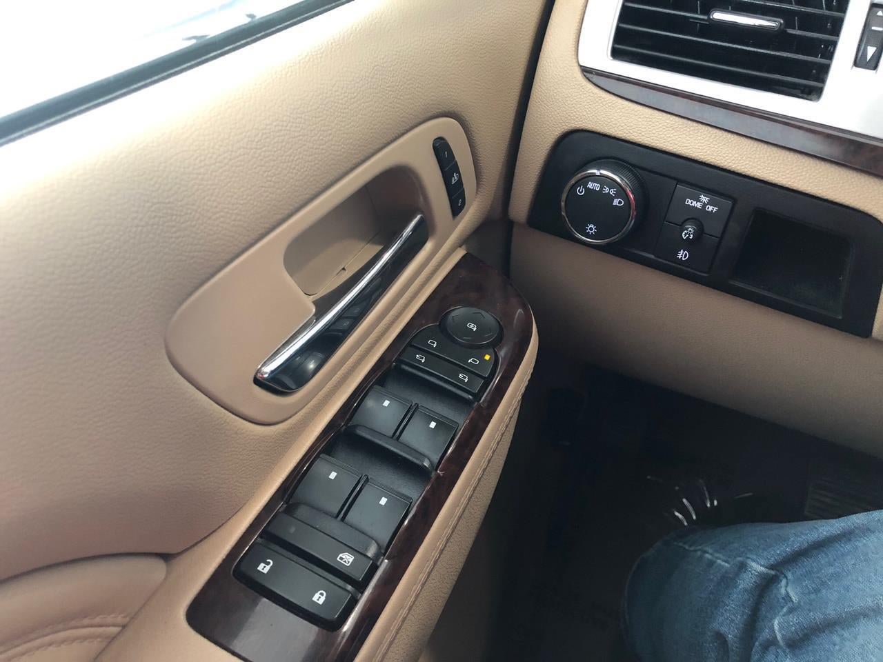 Used 2011 Cadillac Escalade Premium AWD/4WD image 14