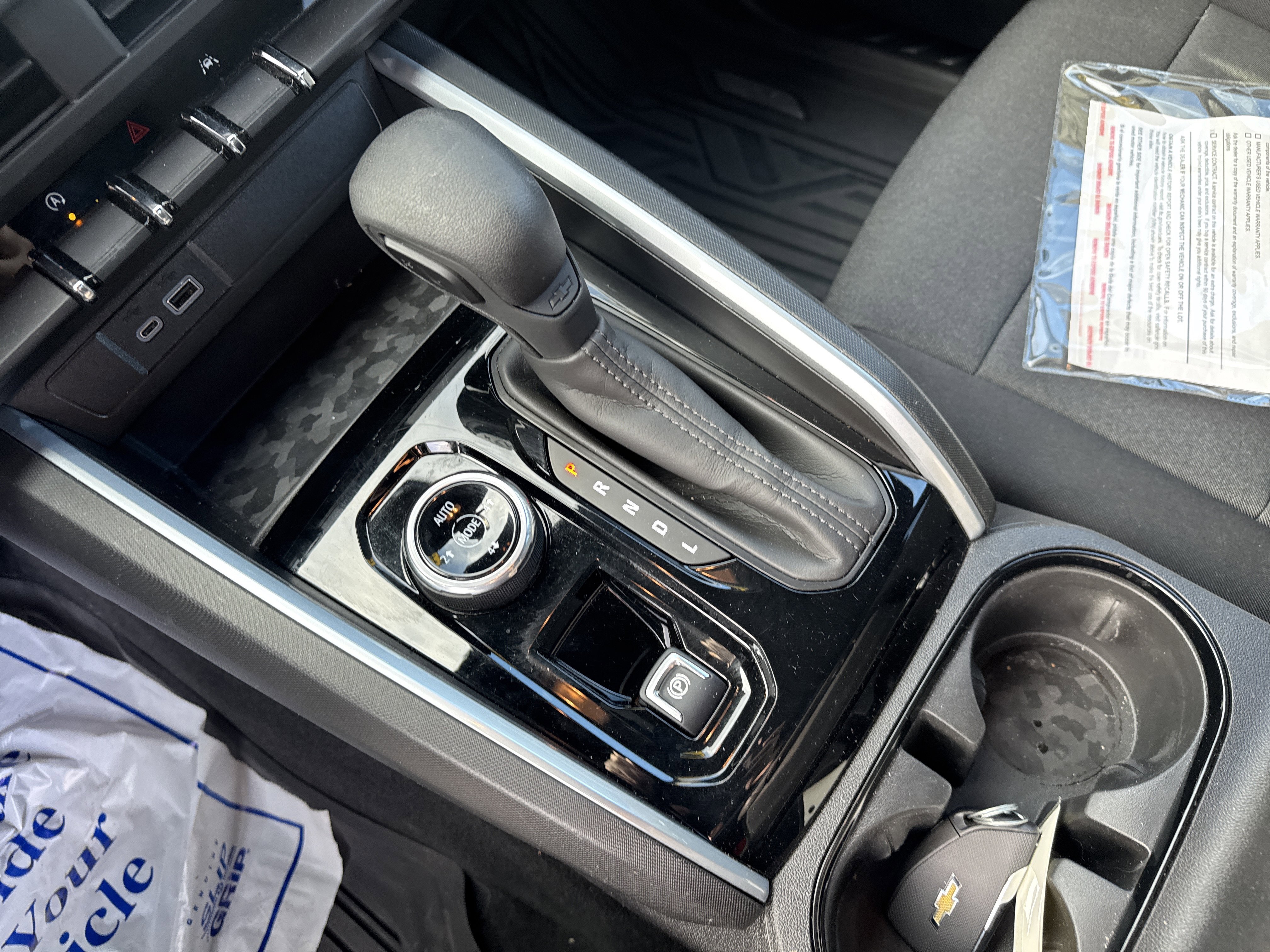 Used 2023 Chevrolet Colorado Trail Boss w/ Technology Package image 24