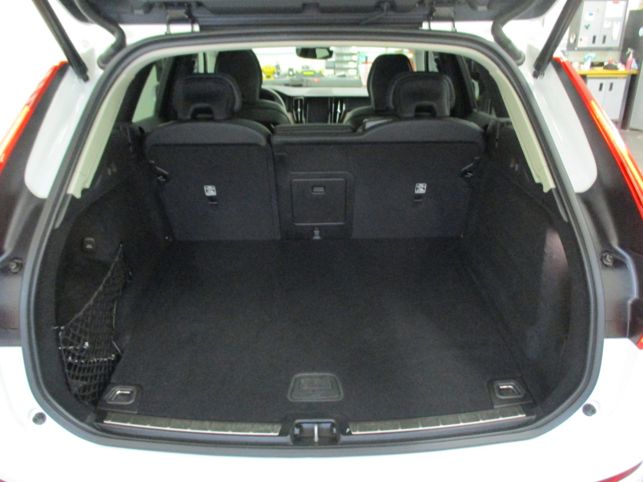 Used 2022 Volvo XC60 B5 Momentum image 15