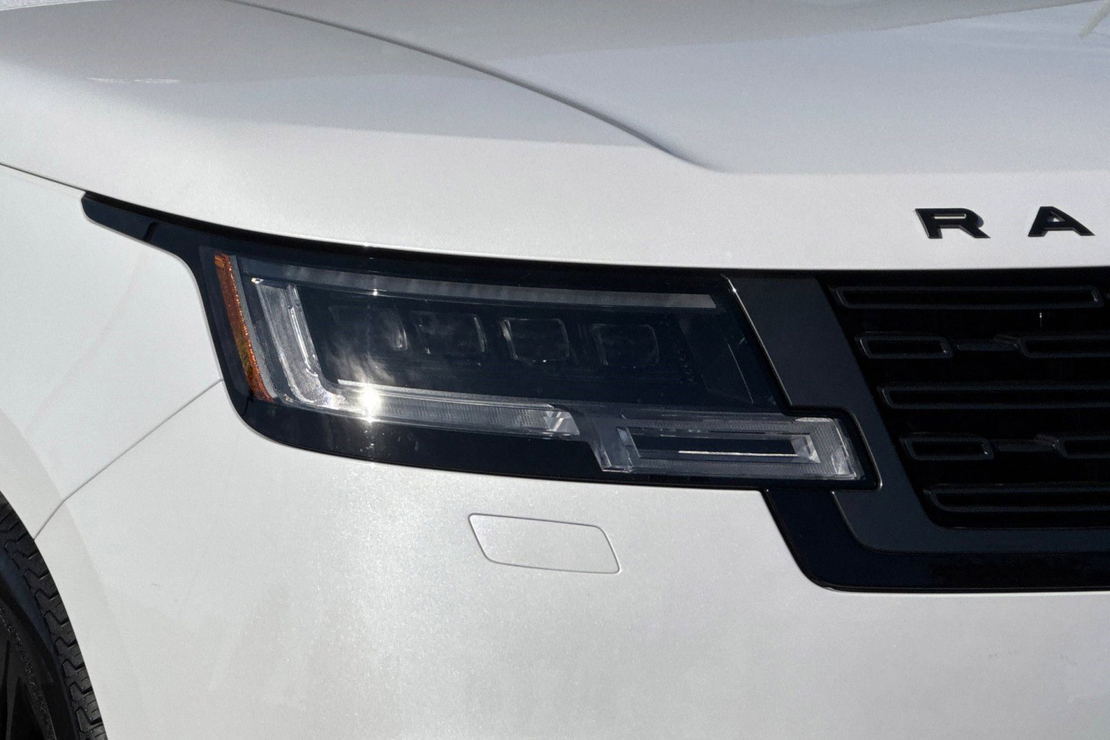 Certified 2023 Land Rover Range Rover SE image 12