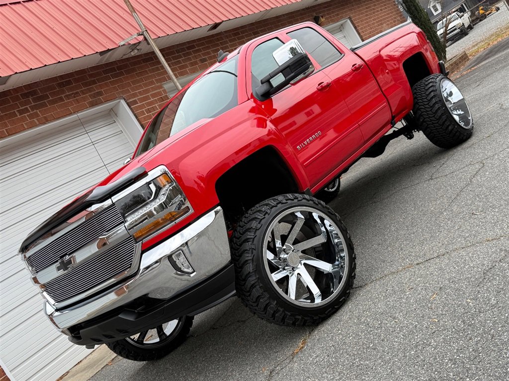 Used 2019 Chevrolet Silverado 1500 LT w/ All Star Edition image 3