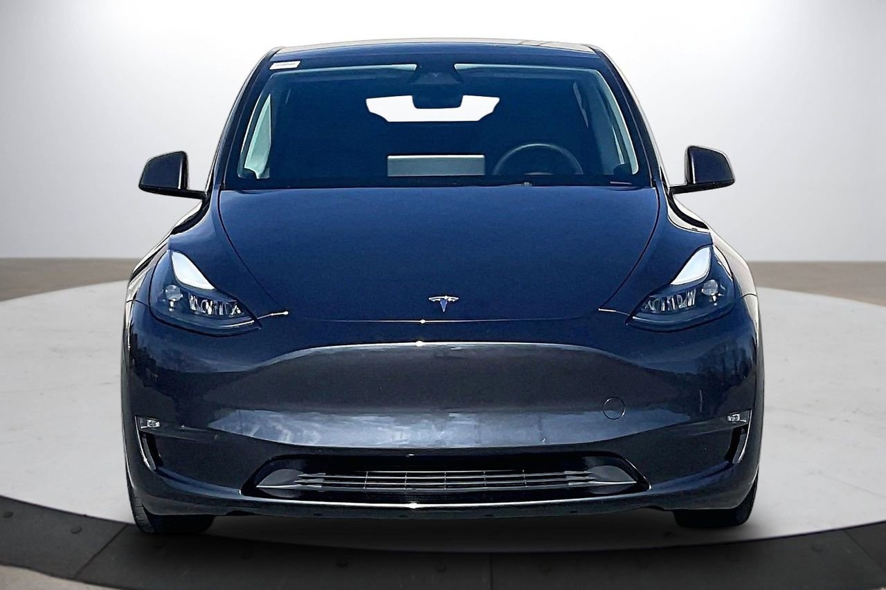 Used 2024 Tesla Model Y Performance image 3