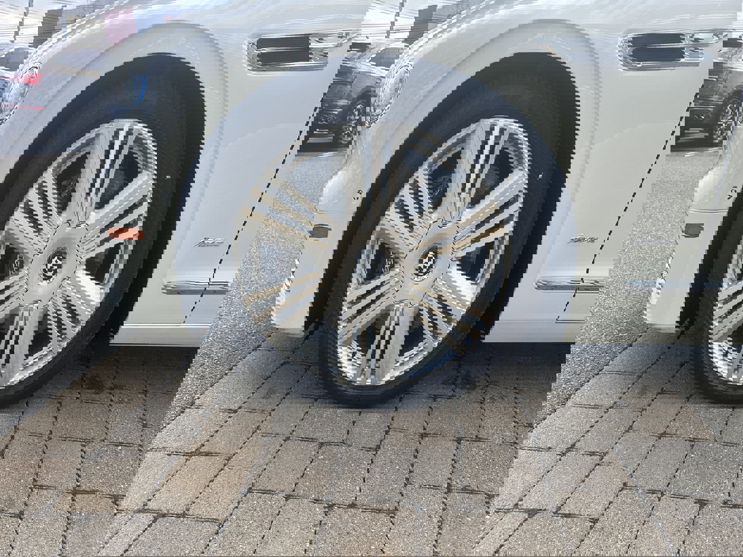 New 2026 Bentley Flying Spur Plug-In Hybrid image 6