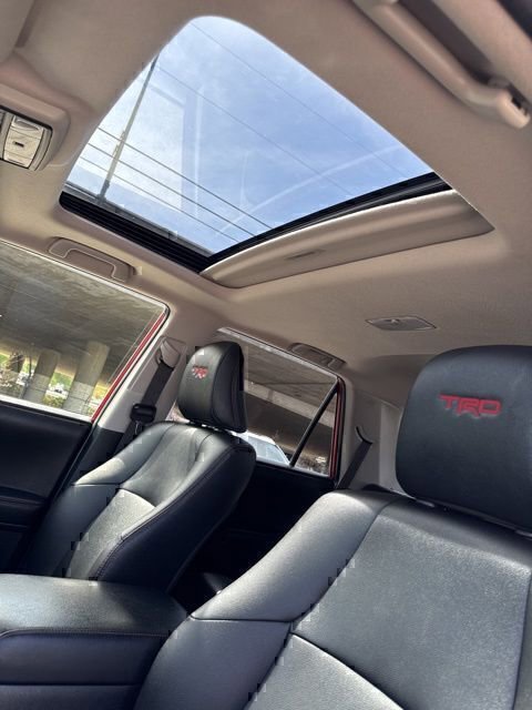 Certified 2020 Toyota 4Runner TRD Off-Road Premium w/ Moonroof Package AWD/4WD image 18