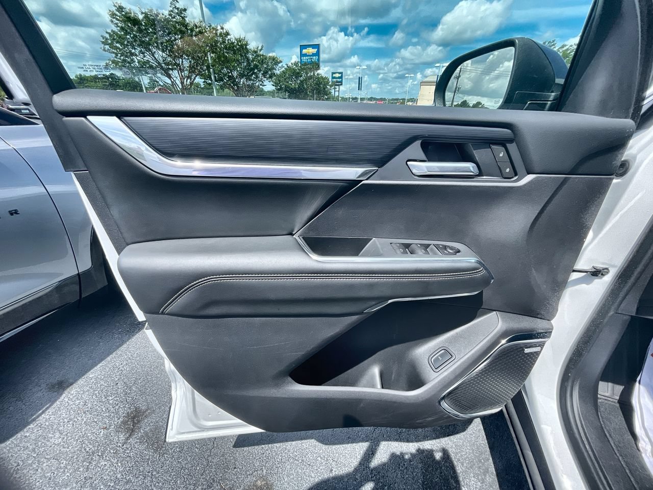 Used 2025 GMC Acadia Elevation FWD image 22