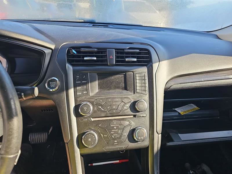 Used 2018 Ford Fusion SE image 10