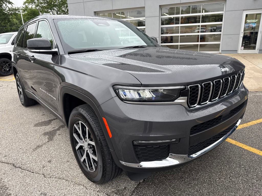 Used 2024 Jeep Grand Cherokee L Limited AWD/4WD image 14