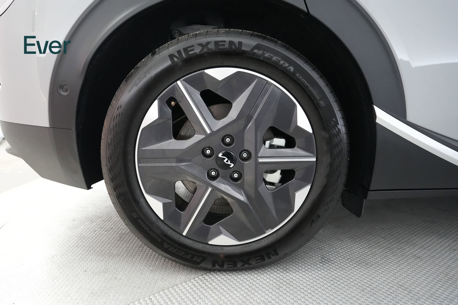 Used 2025 Kia EV6 Light w/ Light LR Technology Package image 22