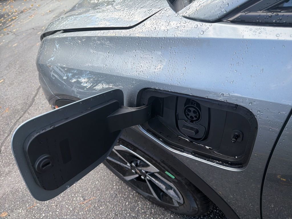 New 2026 Chevrolet Equinox EV LT image 41