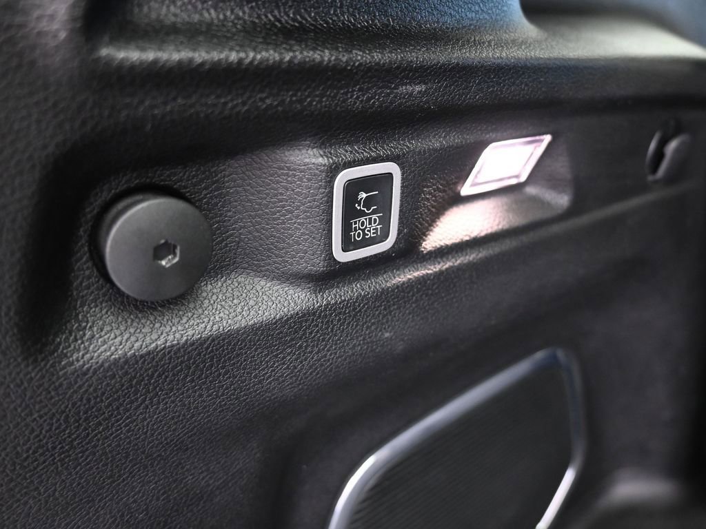 Used 2021 Jeep Grand Cherokee L Limited w/ Luxury Tech Group II image 43