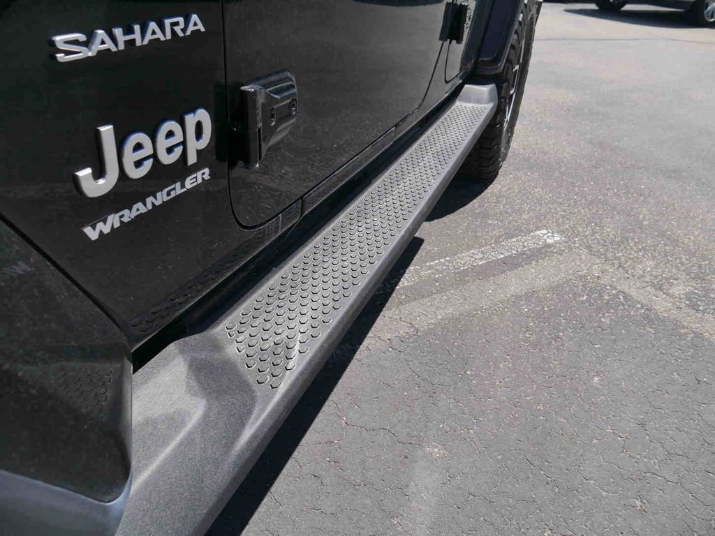 Used 2024 Jeep Wrangler Sahara w/ Technology Group AWD/4WD image 16