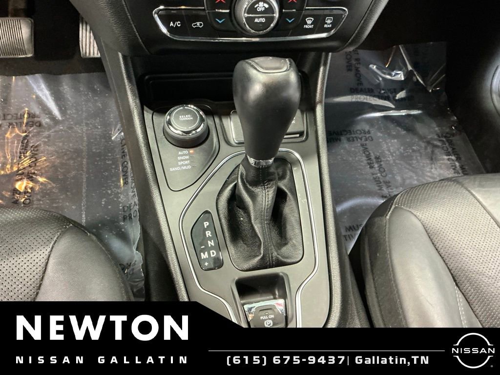 Used 2021 Jeep Cherokee Latitude Lux w/ Comfort/Convenience Group AWD/4WD image 10