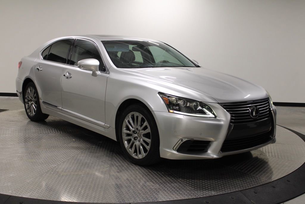 Used 2013 Lexus LS 460 AWD w/ Comfort Pkg image 12