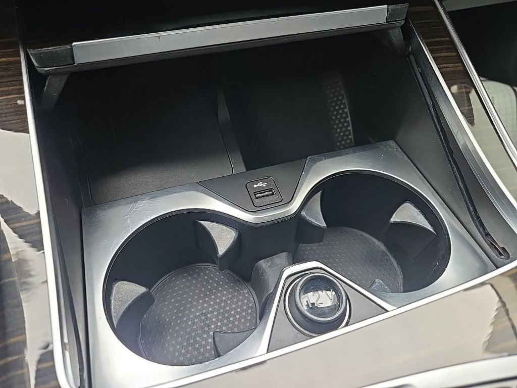 Used 2024 BMW X7 xDrive40i w/ Climate Comfort Package image 58