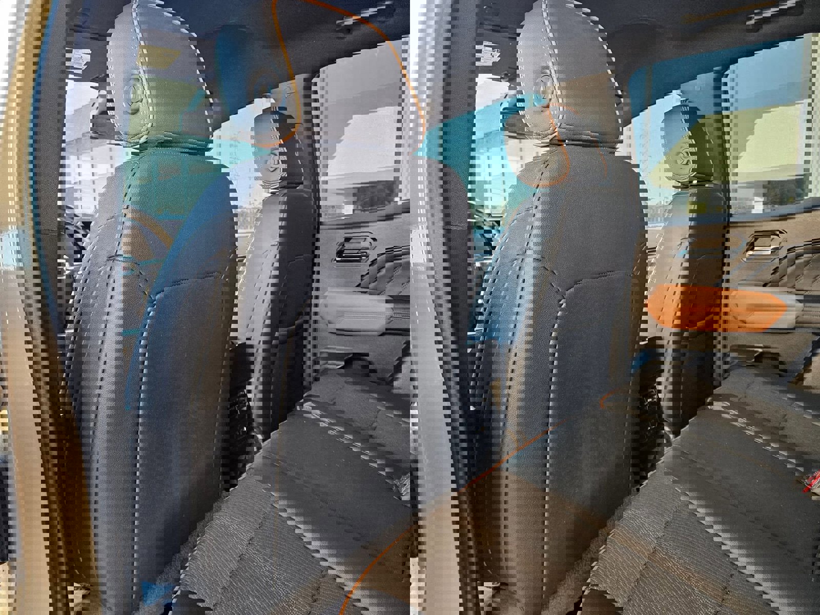 Used 2024 GMC Canyon AT4 w/ Technology Package image 24