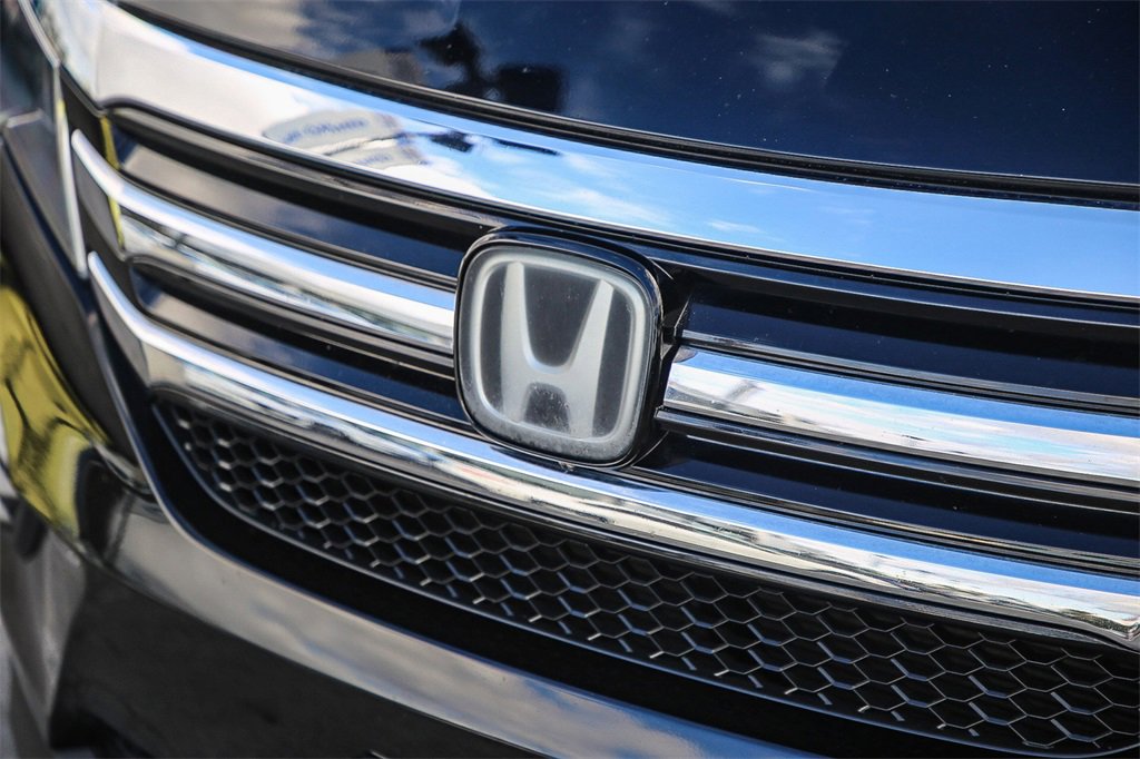 Used 2017 Honda Pilot Touring image 6