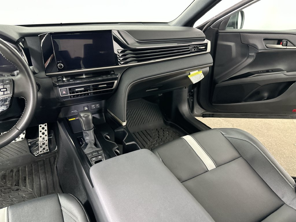 Used 2026 Toyota Camry SE FWD image 21