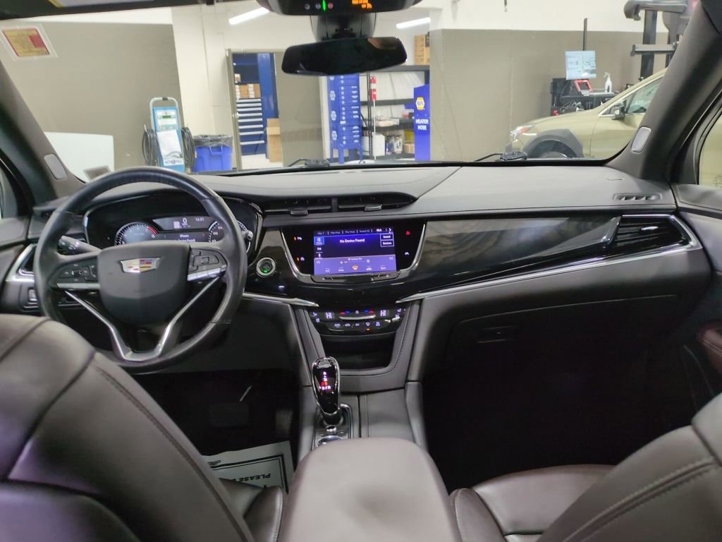 Used 2023 Cadillac XT6 Premium Luxury image 7