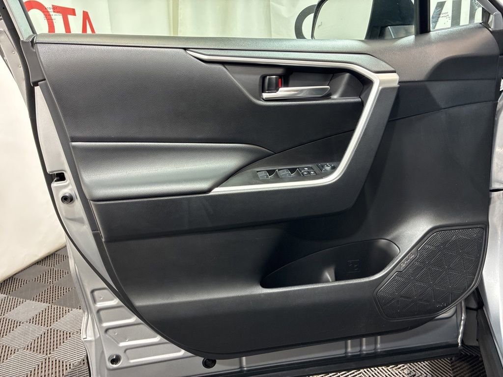 Used 2023 Toyota RAV4 XLE AWD/4WD image 23