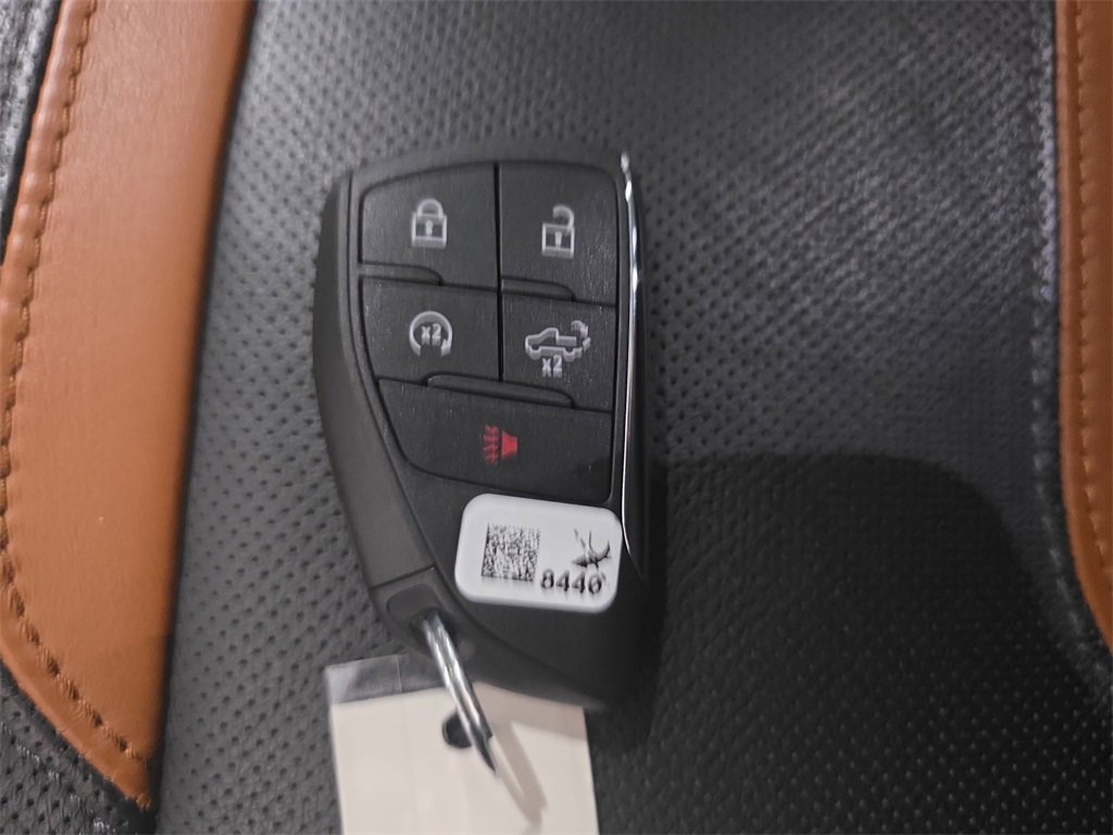 Used 2023 GMC Sierra 1500 AT4 w/ Technology Package image 39