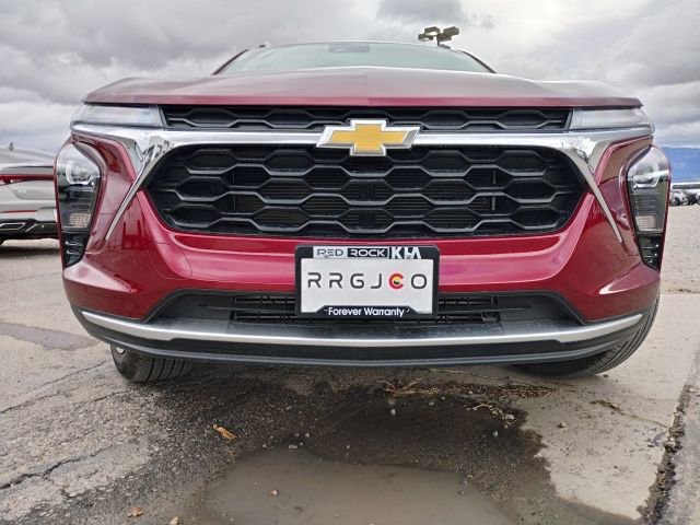 Used 2024 Chevrolet Trax LT w/ LT Convenience Package image 5