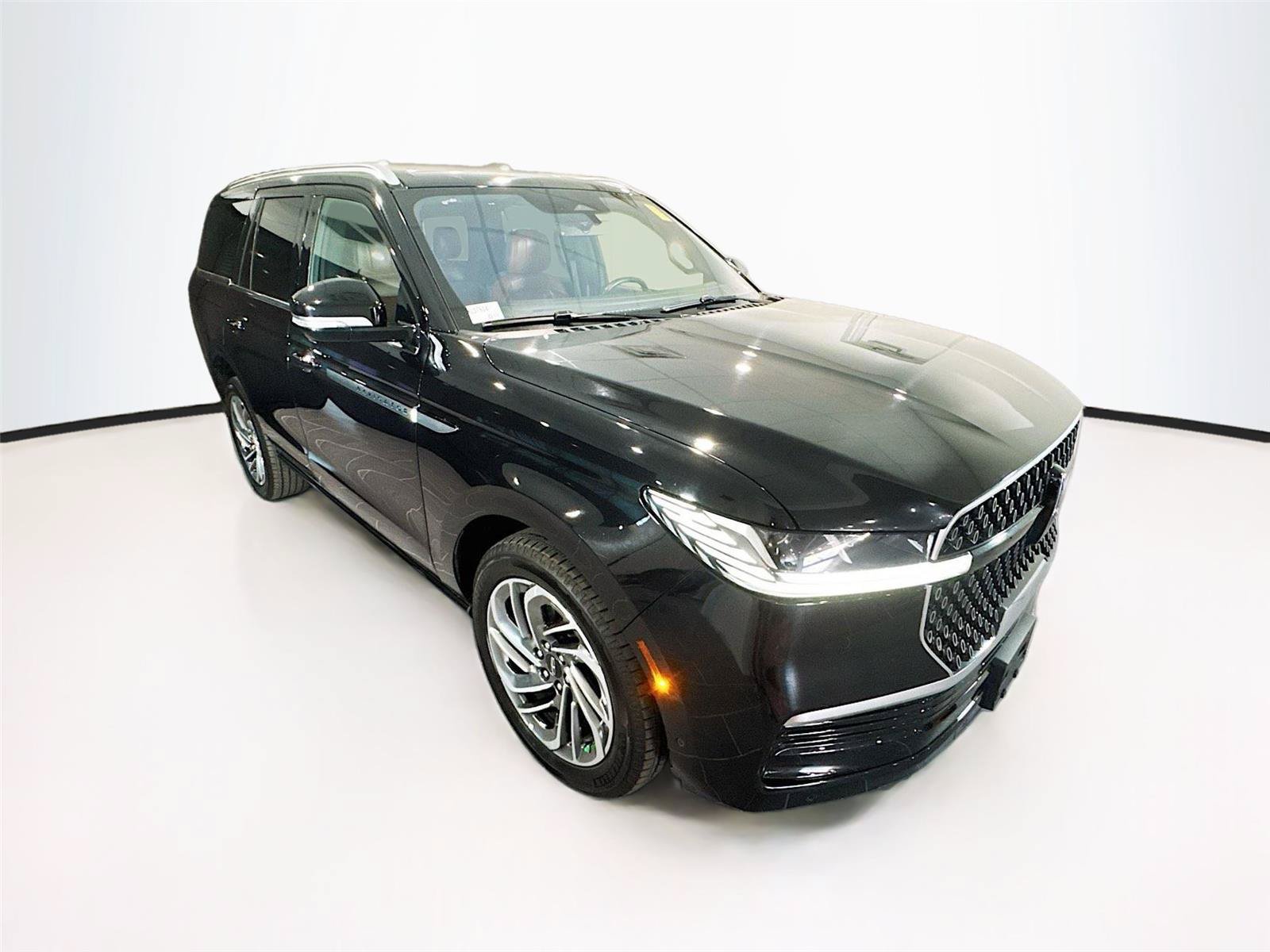 Used 2025 Lincoln Navigator Reserve AWD/4WD image 45