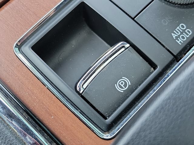 Used 2019 Lincoln Navigator L Reserve AWD/4WD image 32