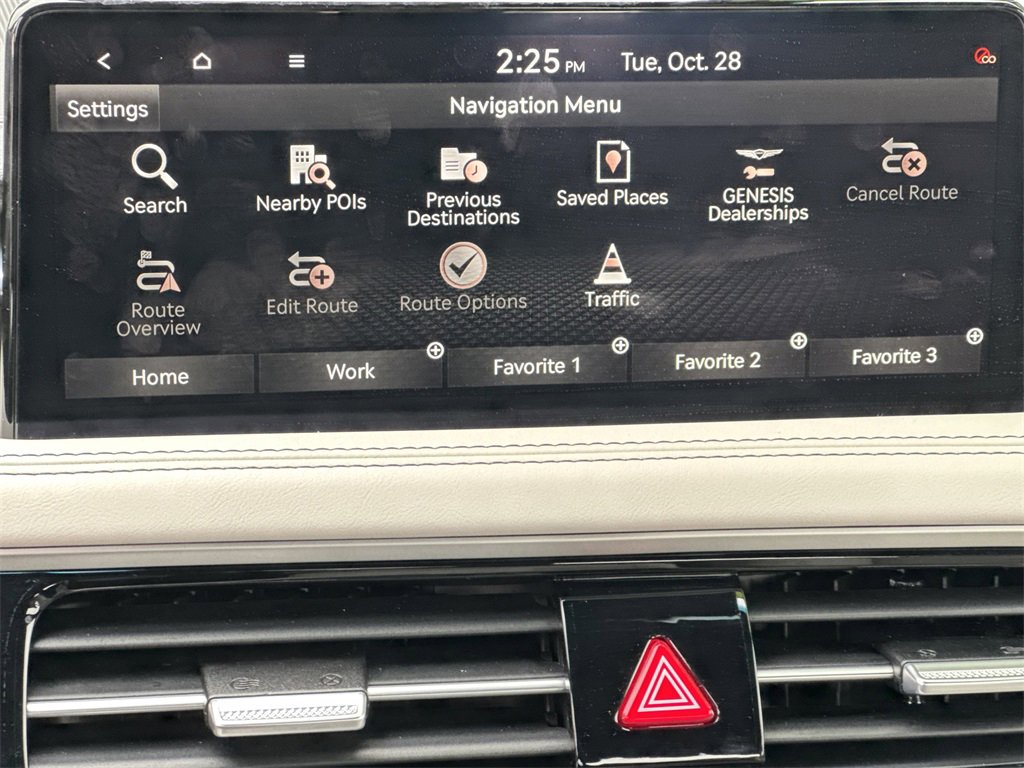 Used 2025 Genesis G70 2.5T image 32
