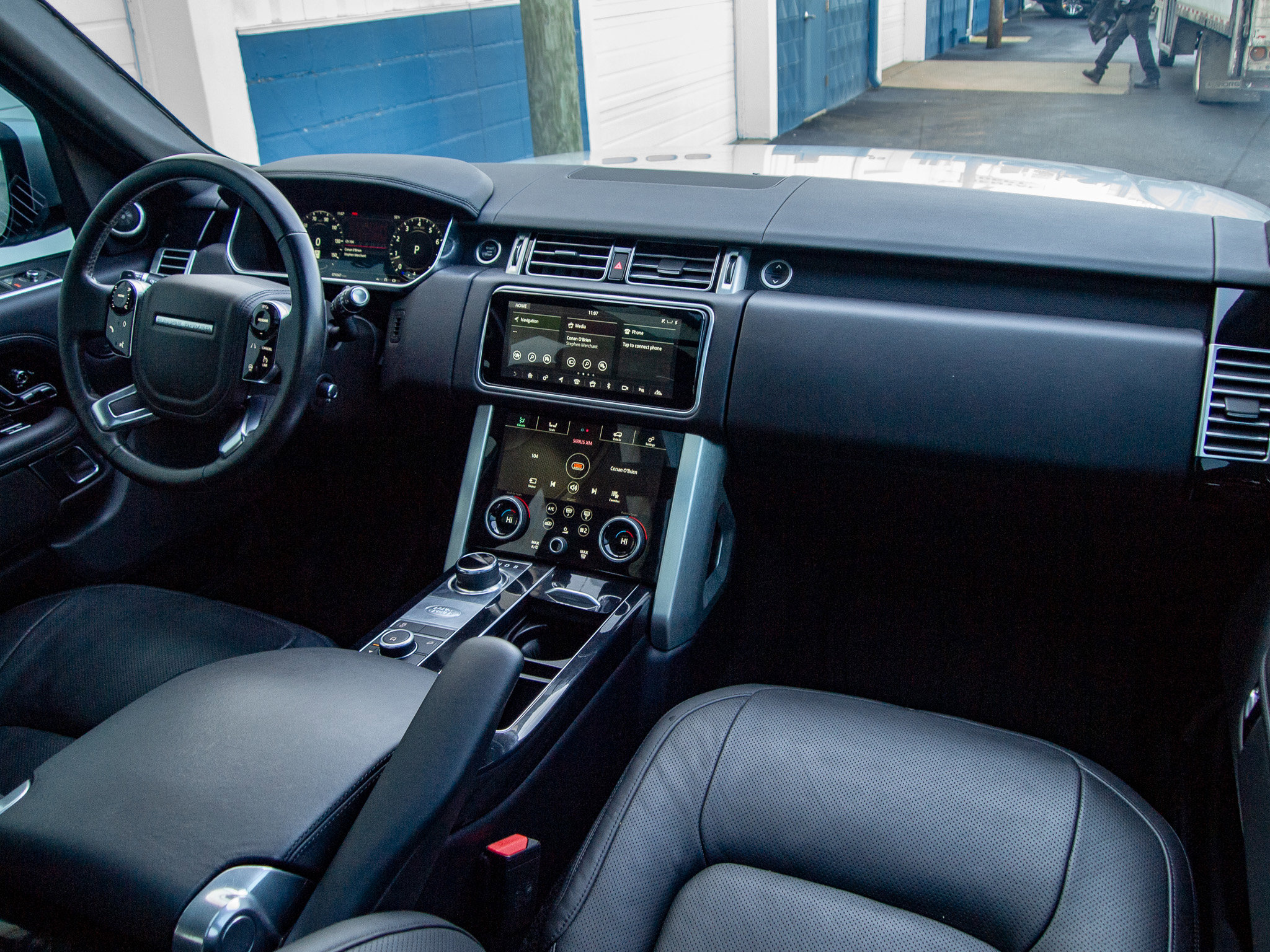 Used 2020 Land Rover Range Rover HSE image 32