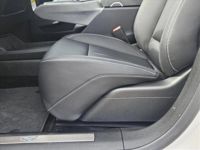 New 2025 Cadillac Optiq Luxury 1 video 4