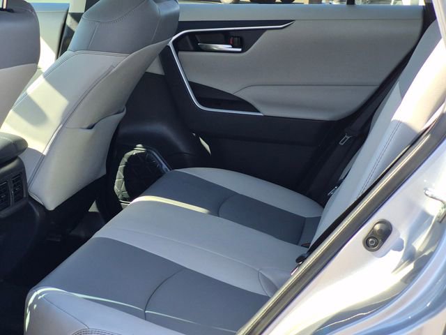 Used 2021 Toyota RAV4 XLE Premium image 20