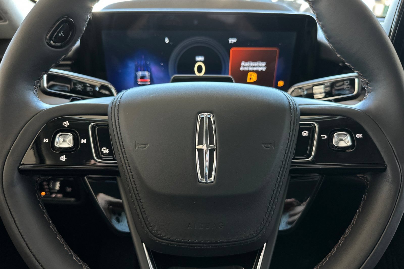 New 2026 Lincoln Aviator AWD image 24