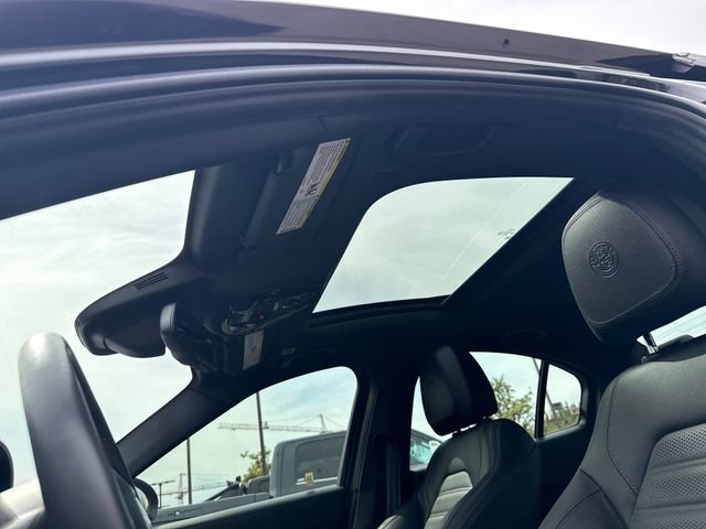 Used 2023 Alfa Romeo Giulia Estrema image 32