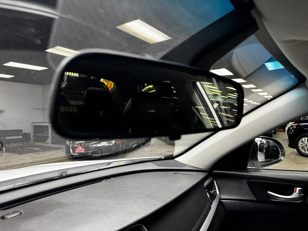 Used 2020 Kia Optima SE image 28