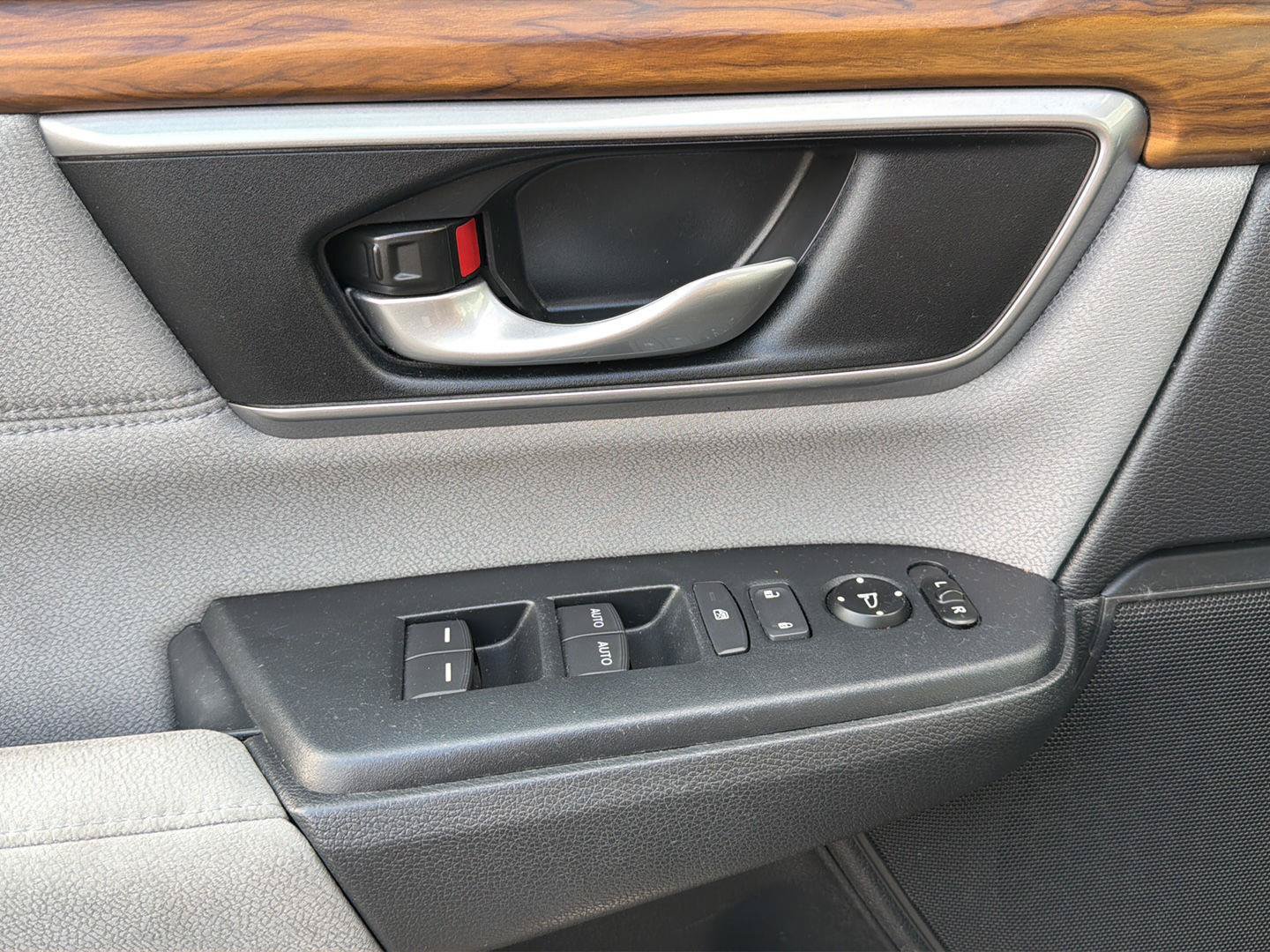 Used 2018 Honda CR-V EX image 18