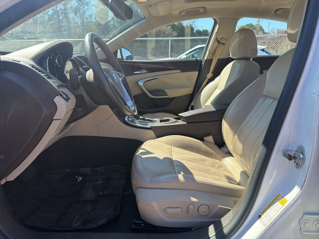 Used 2011 Buick Regal CXL w/ RL2 Preferred Equipment Group FWD image 16