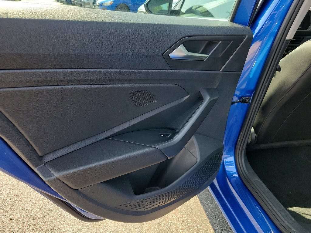 Used 2024 Volkswagen Jetta SE FWD image 17