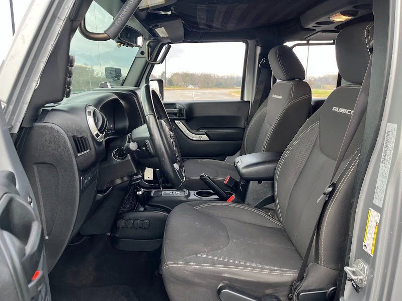 Used 2017 Jeep Wrangler Unlimited Rubicon w/ Connectivity Group image 8