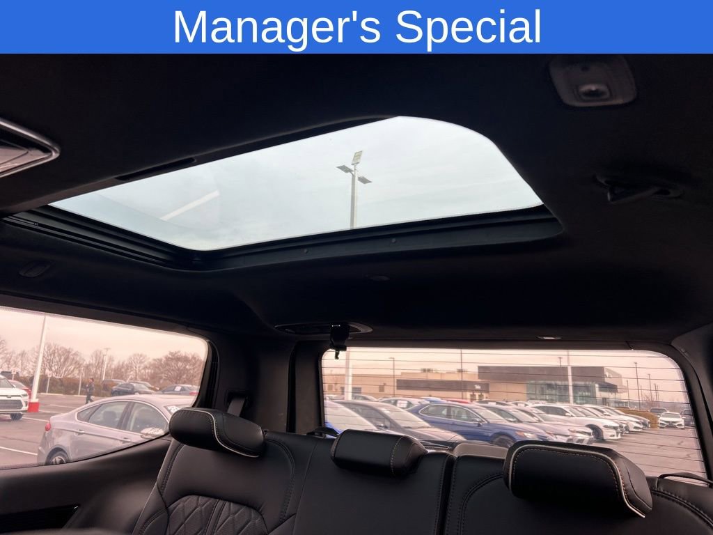 Used 2024 Jeep Grand Wagoneer Series III image 18