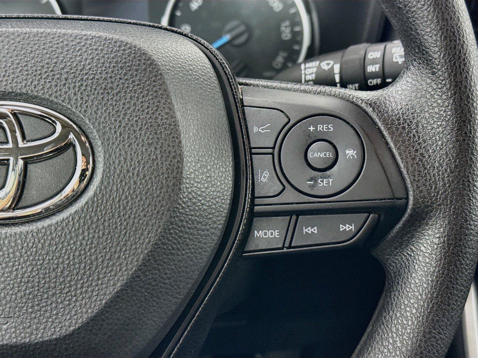 Certified 2021 Toyota RAV4 XLE AWD/4WD image 17
