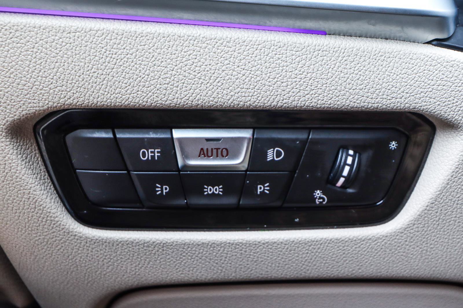 Used 2019 BMW 330i xDrive Sedan w/ Premium Package image 37