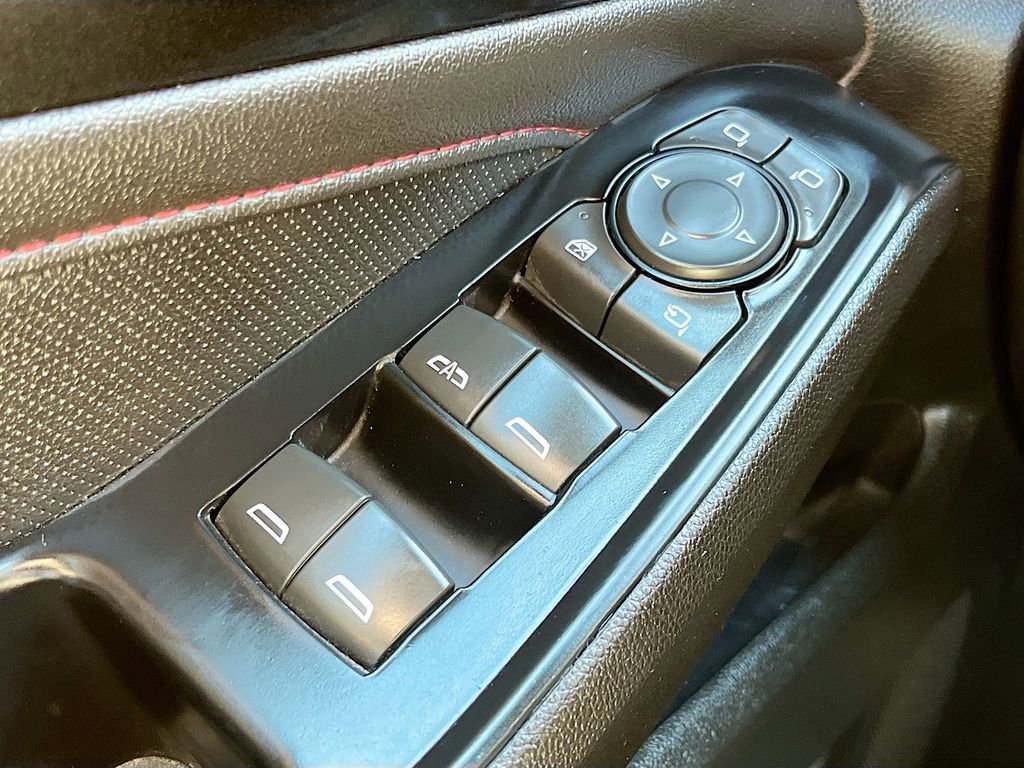 Used 2023 Chevrolet Traverse RS image 18