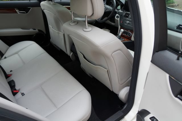 Used 2010 Mercedes-Benz C 300 Sedan image 18