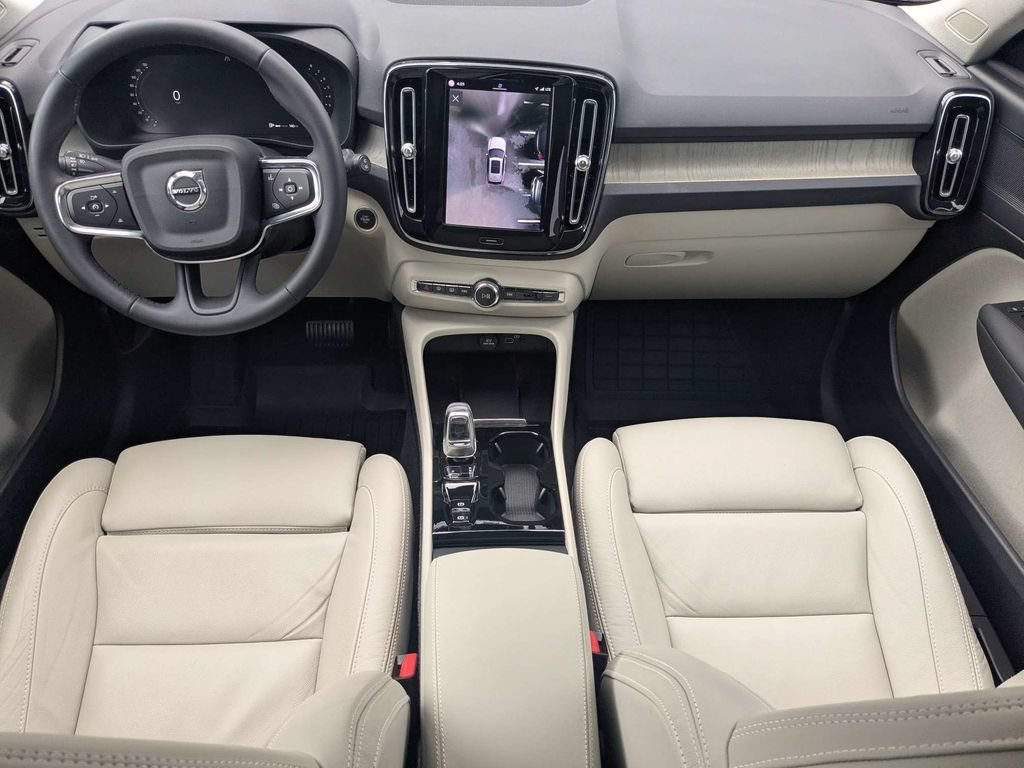 Certified 2023 Volvo XC40 B5 Plus w/ Protection Package Premier AWD/4WD image 26