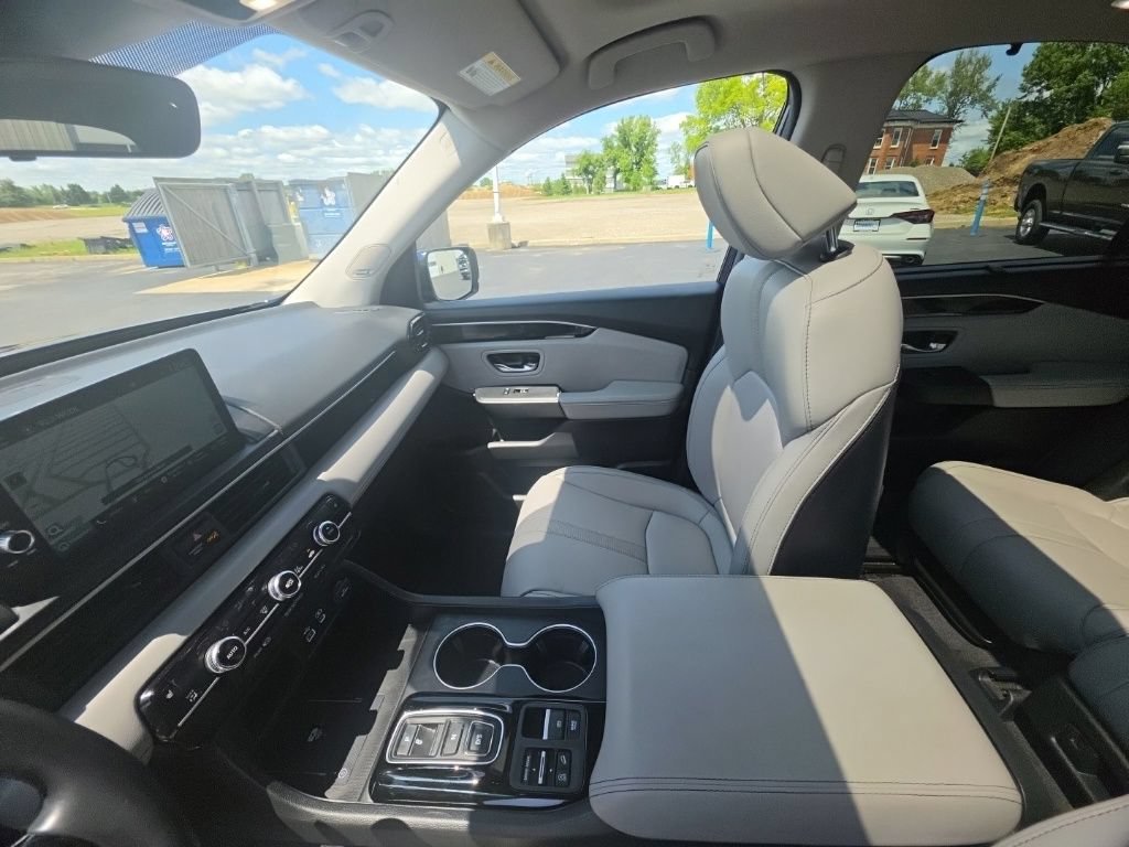 Certified 2023 Honda Pilot Touring image 25