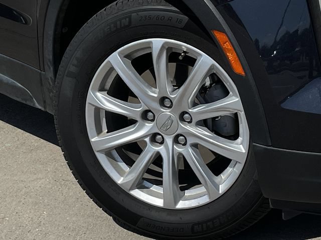 Used 2023 Cadillac XT4 Luxury w/ Cold Weather Package FWD image 9