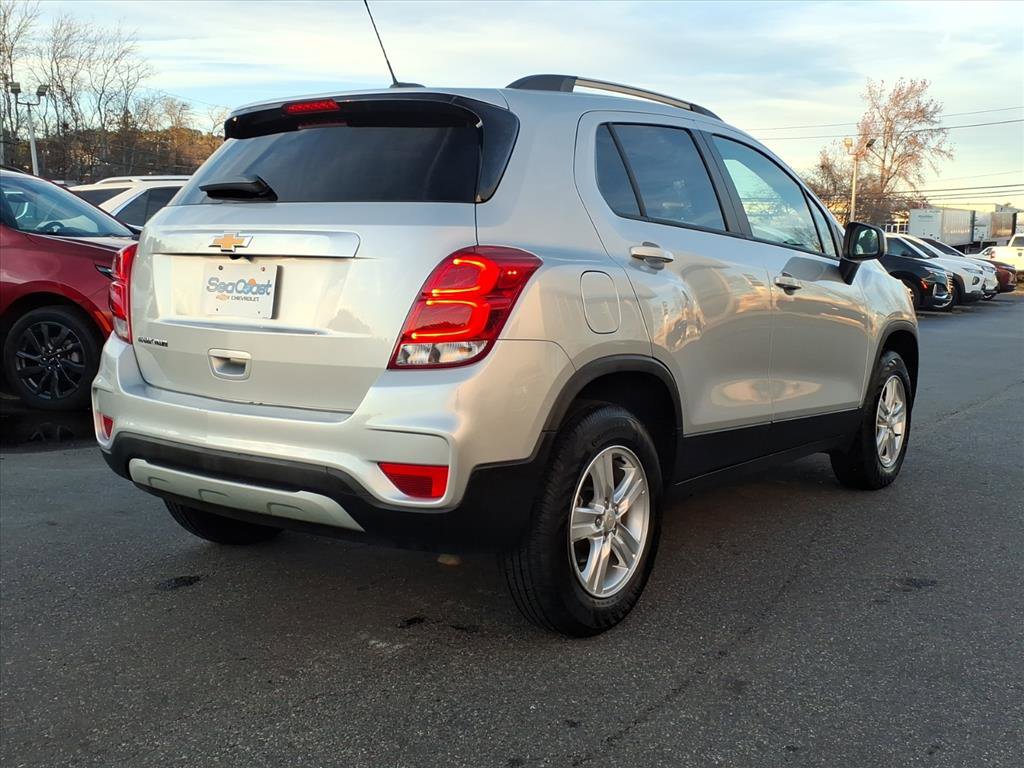 Certified 2022 Chevrolet Trax LT w/ LT Convenience Package image 6