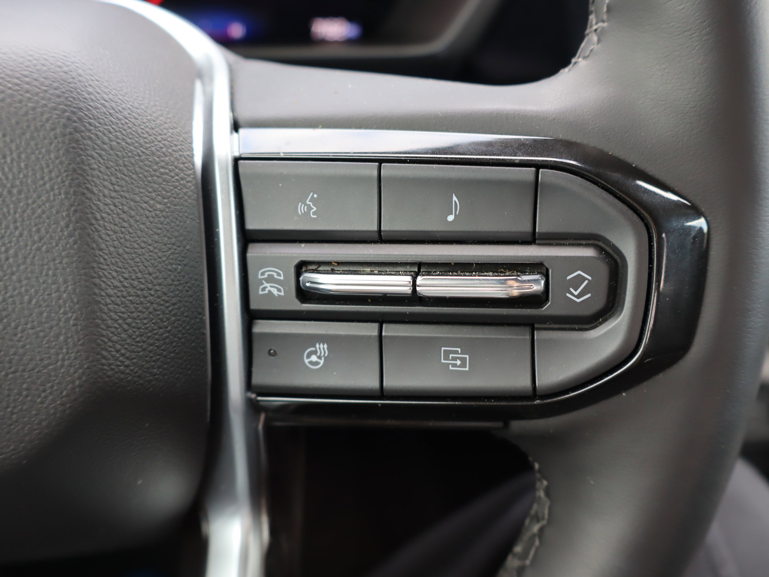 Used 2025 Chevrolet Colorado Trail Boss image 23